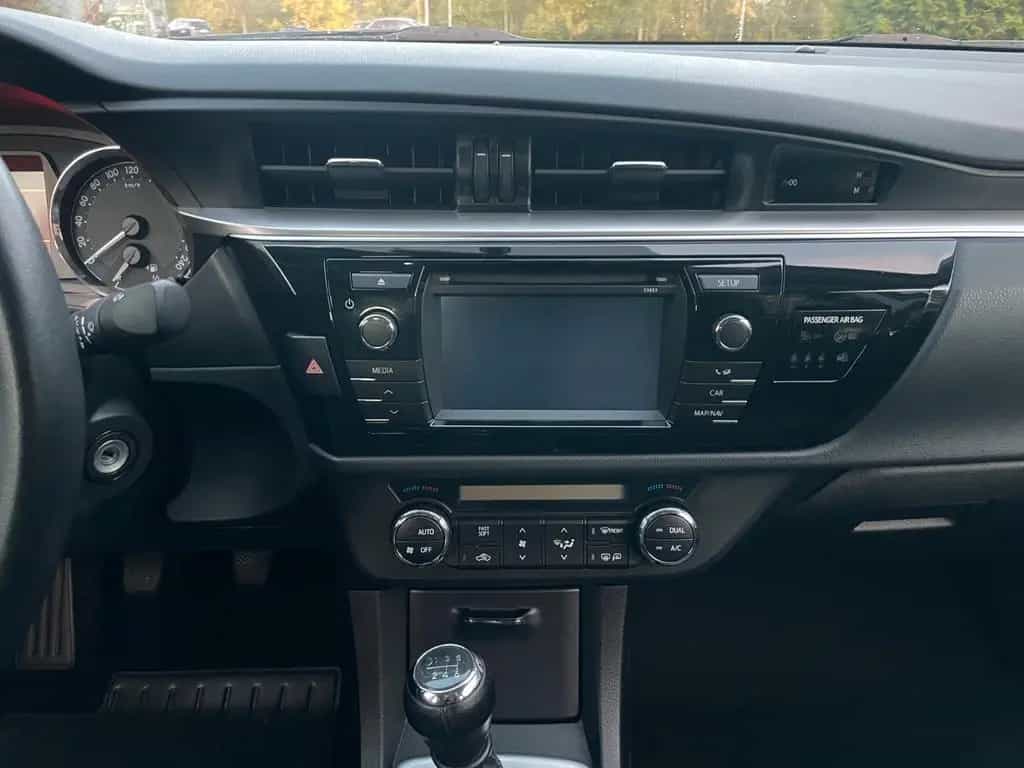 Toyota Corolla Life+ 1.6 Benzin, Navi, Sitzheizung, Top 06/2014-photo-11