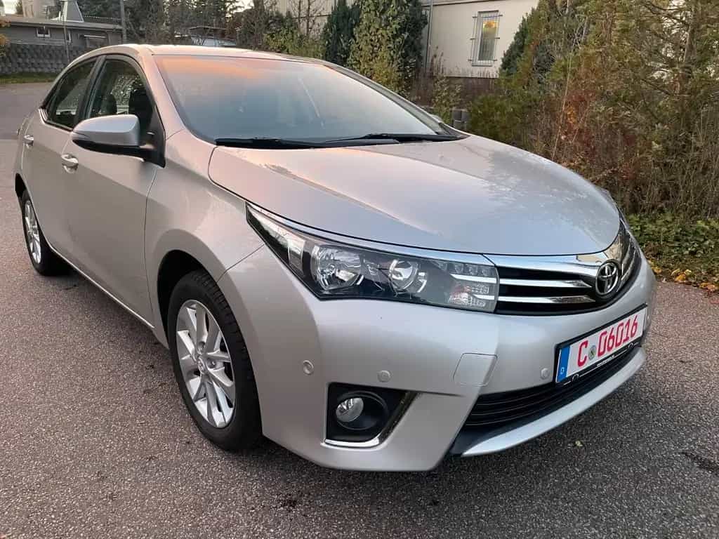 Toyota Corolla Life+ 1.6 Benzin, Navi, Sitzheizung, Top 06/2014-photo-2