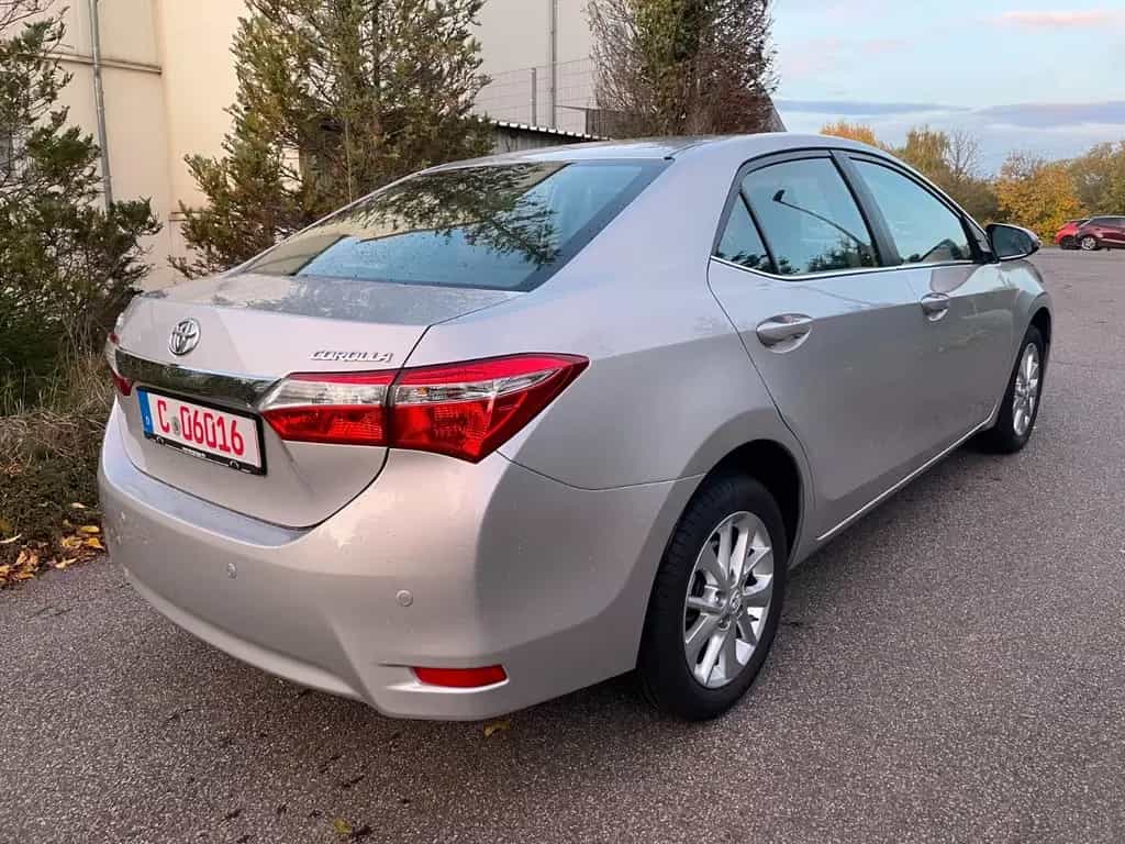 Toyota Corolla Life+ 1.6 Benzin, Navi, Sitzheizung, Top 06/2014-photo-4