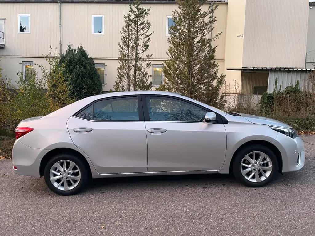 Toyota Corolla Life+ 1.6 Benzin, Navi, Sitzheizung, Top 06/2014-photo-7