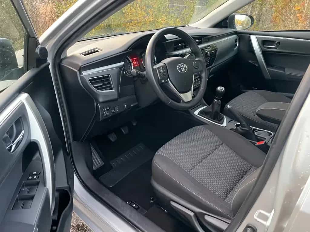 Toyota Corolla Life+ 1.6 Benzin, Navi, Sitzheizung, Top 06/2014-photo-9