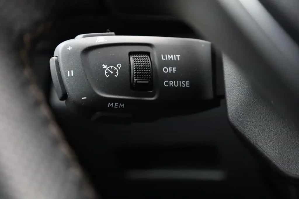 Peugeot 3008 GT 1.2 PureTech 130 Aut. LED ACC Navi 03/2023-photo-18