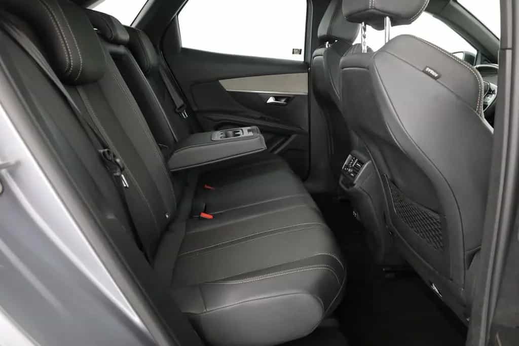 Peugeot 3008 GT 1.2 PureTech 130 Aut. LED ACC Navi 03/2023-photo-24