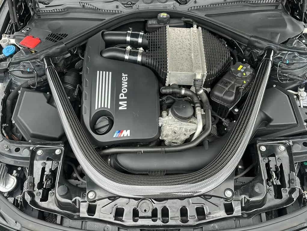 BMW M4 Cabrio Carbon*H&K*Kamera*BMW Scheckheft 12/2017-photo-24