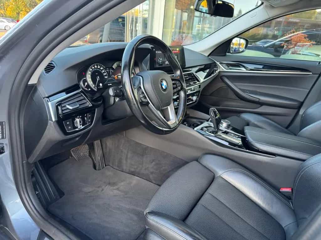 BMW 5 Series 520 d Touring  Sport Line LED/RFK/AHK 11/2017-photo-10
