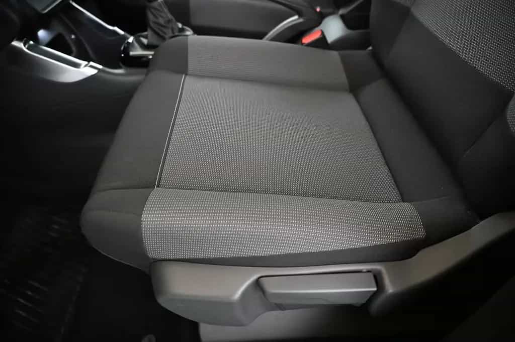 Citroën C3 Aircross 1.2 PT 110 PLUS LED/NAVI/PDC/16 03/2024-photo-28