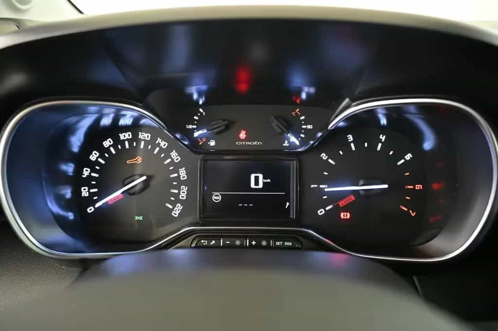Citroën C3 Aircross 1.2 PT 110 PLUS LED/NAVI/PDC/16 03/2024-photo-30