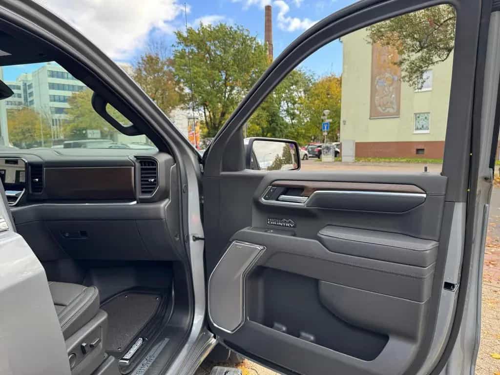 Chevrolet Silverado High Country 6.2 V8 Modell 2025 null-photo-15