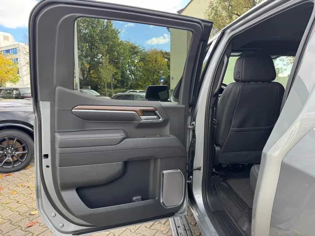 Chevrolet Silverado High Country 6.2 V8 Modell 2025 null-photo-18
