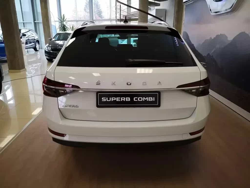 Skoda Superb Combi 2.0 TSI 4X4 DSG Laurin&Klement VOLL 03/2023-photo-32