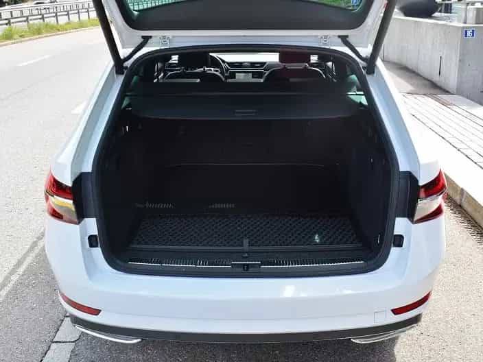 Skoda Superb Combi 2.0 TSI 4X4 DSG Laurin&Klement VOLL 03/2023-photo-5