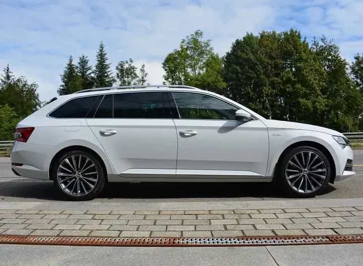 Skoda Superb Combi 2.0 TSI 4X4 DSG Laurin&Klement VOLL 03/2023-photo-8