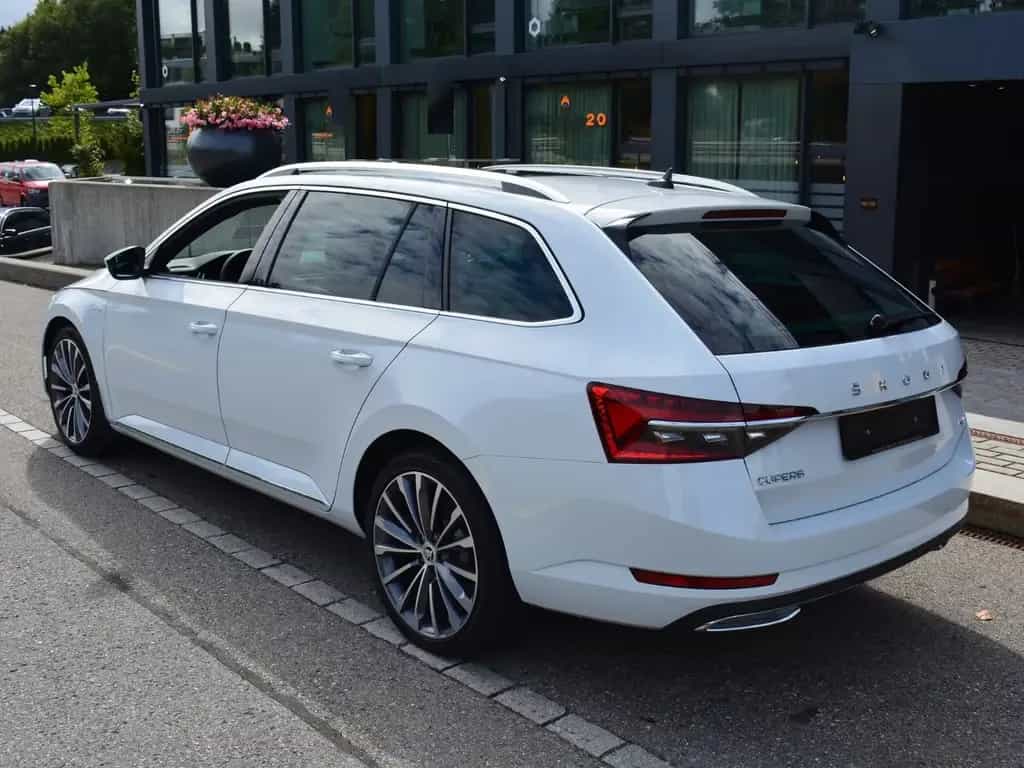 Skoda Superb Combi 2.0 TSI 4X4 DSG Laurin&Klement VOLL 03/2023-photo-9