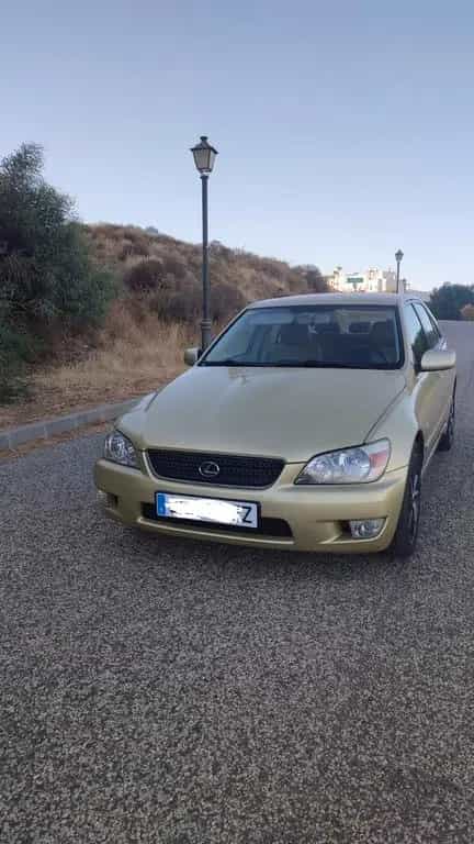 Lexus IS 200 Auto - luxury 08/2002-photo-1