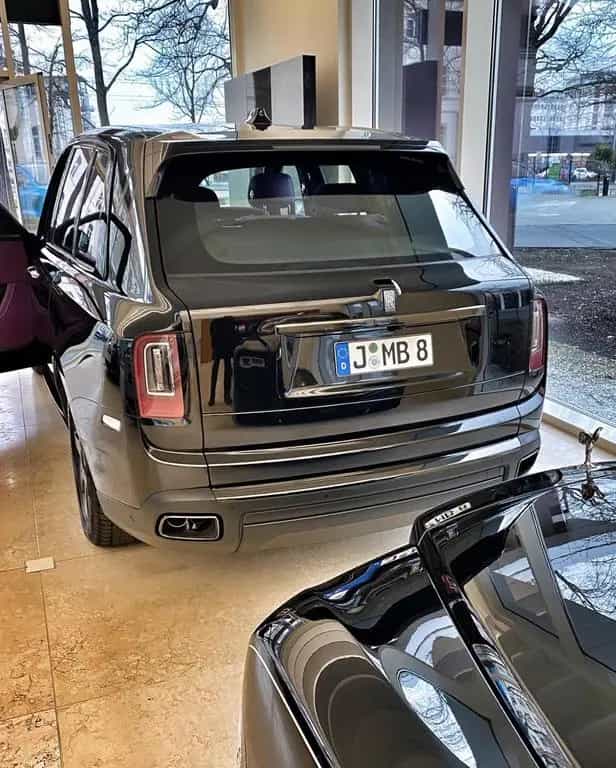 Rolls-Royce Cullinan Black Badge Black Badge 12/2021-photo-10