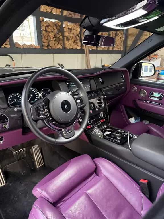 Rolls-Royce Cullinan Black Badge Black Badge 12/2021-photo-4