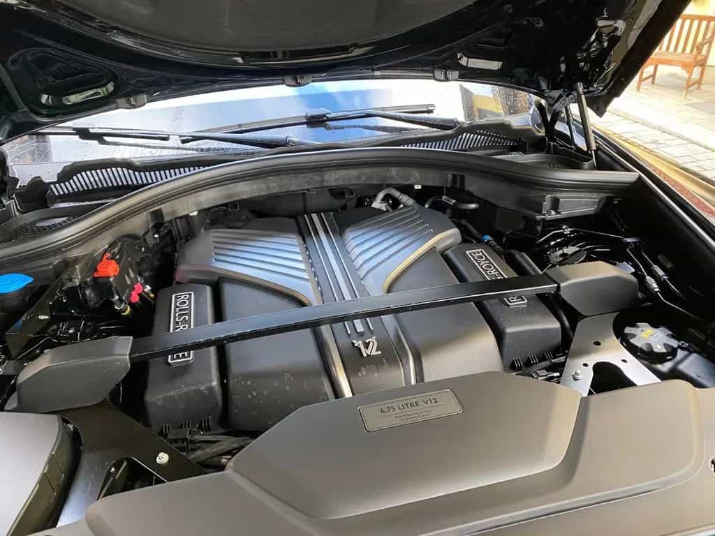 Rolls-Royce Cullinan Black Badge Black Badge 12/2021-photo-9