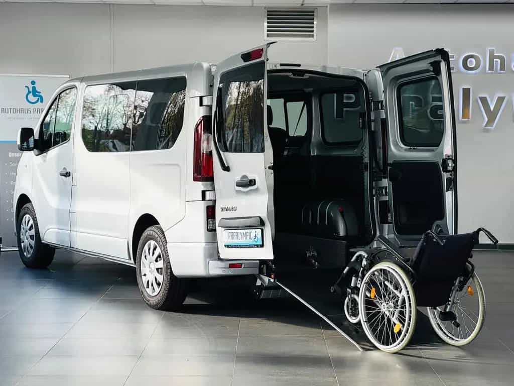 Opel Vivaro B L1 Behindertengerecht-Rampe 6+1 01/2016-photo-0