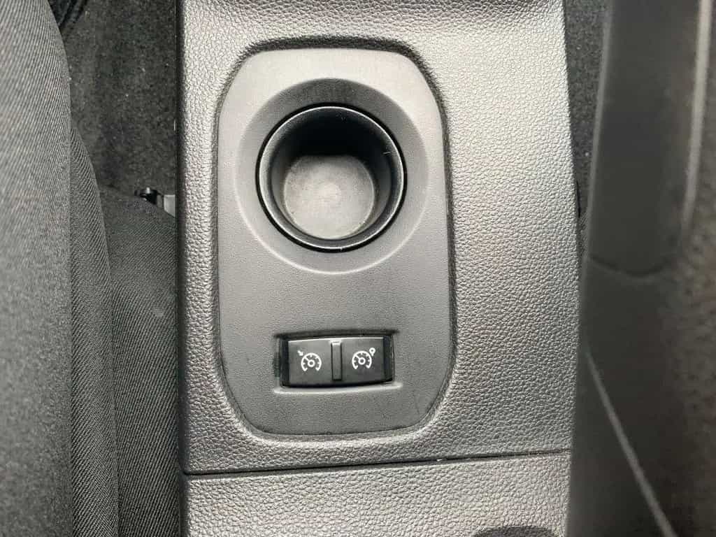 Dacia Duster ADVENTURE TCe 150 2WD AHK+NAVI+SHZ+TEMPO 12/2019-photo-30