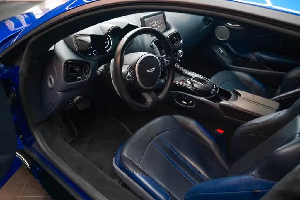 Aston Martin V8 Vantage 4.0 V8 12/2018-photo-5