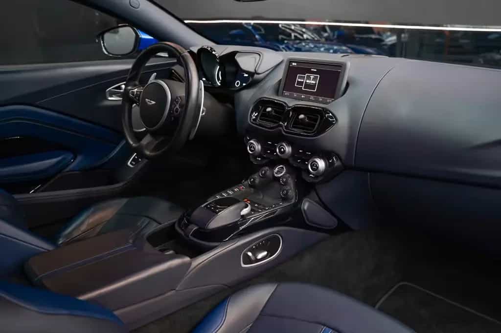 Aston Martin V8 Vantage 4.0 V8 12/2018-photo-6