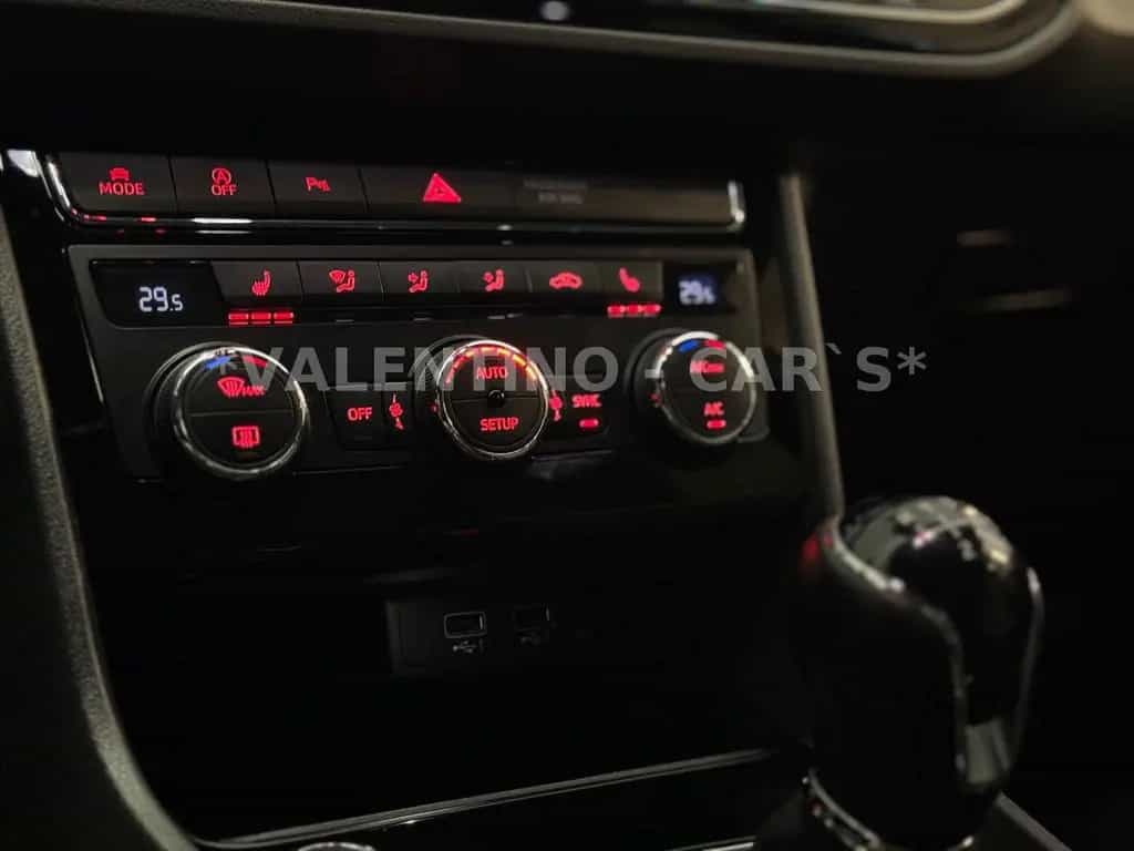 Seat Leon ST FR Virtual/Pano/Nav/ACC/Shz/PDC/Beats 09/2018-photo-19
