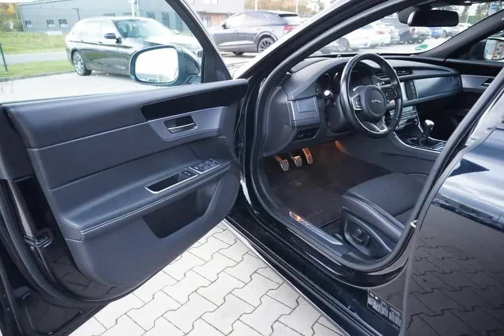 Jaguar XF 20d R-Sport*Xenon*Leder*Navi* 08/2017-photo-10