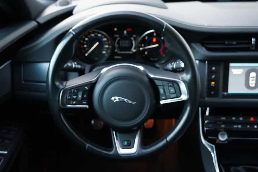 Jaguar XF 20d R-Sport*Xenon*Leder*Navi* 08/2017-photo-12