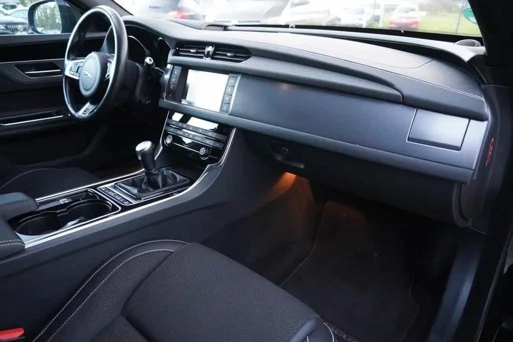 Jaguar XF 20d R-Sport*Xenon*Leder*Navi* 08/2017-photo-16
