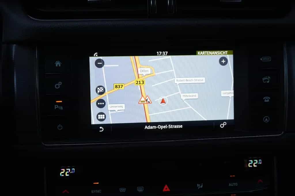 Jaguar XF 20d R-Sport*Xenon*Leder*Navi* 08/2017-photo-27