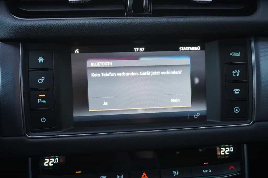 Jaguar XF 20d R-Sport*Xenon*Leder*Navi* 08/2017-photo-28