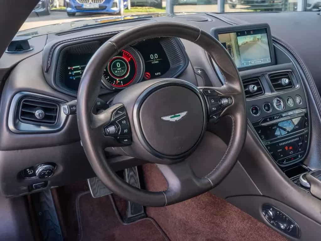 Aston Martin DB 11 Coupé V12 deutsch B&O SITZBELÜFT 02/2017-photo-11