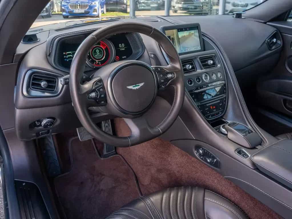 Aston Martin DB 11 Coupé V12 deutsch B&O SITZBELÜFT 02/2017-photo-4