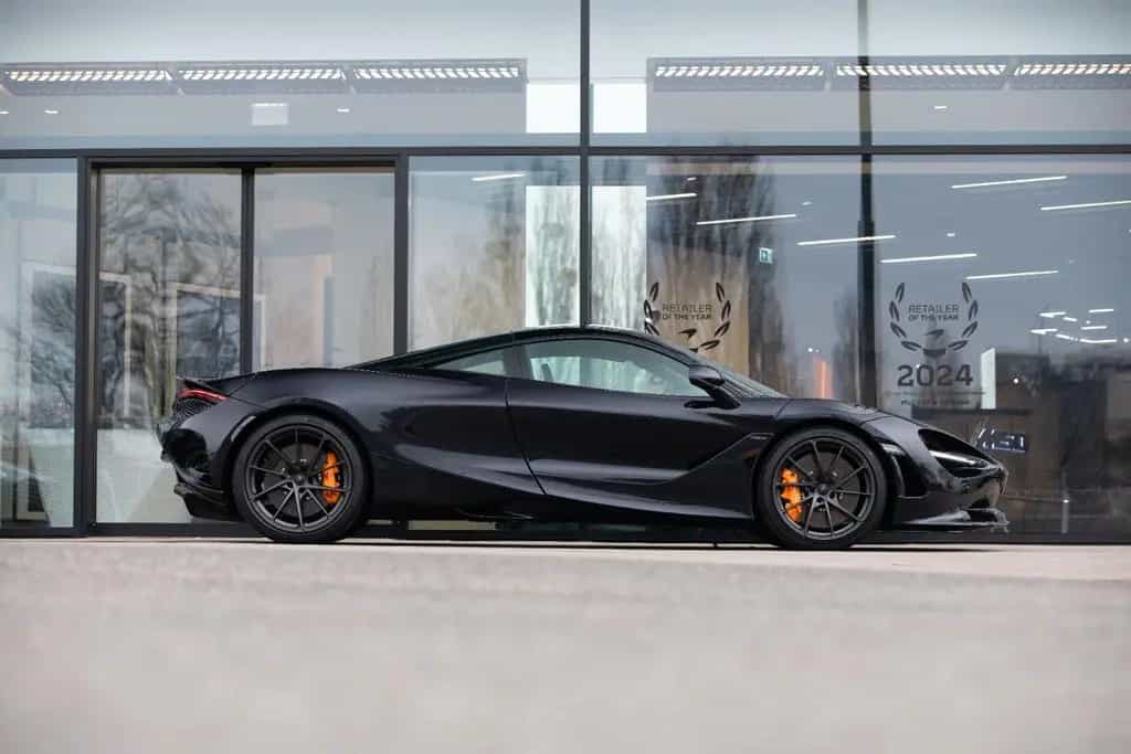 McLaren 750S Coupe / Amethyst Black / Carbon Fibre / B&W 03/2025-photo-2