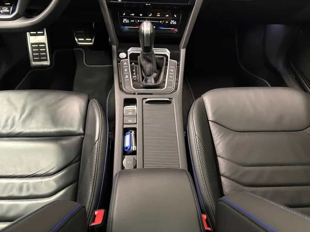 Volkswagen Arteon Shootingbrake R 4Motion 2.0 TSI DSG LEDER 08/2023-photo-24