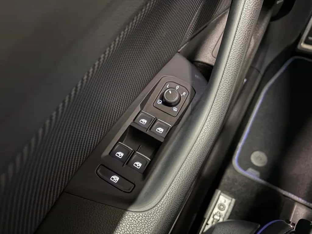 Volkswagen Arteon Shootingbrake R 4Motion 2.0 TSI DSG LEDER 08/2023-photo-25