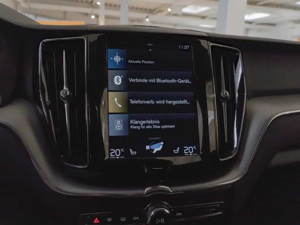 Volvo XC 60 T4 2WD Momentum Pro H/K NAVI W-LAN ACC LED 05/2020-photo-11