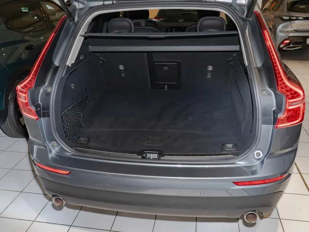 Volvo XC 60 T4 2WD Momentum Pro H/K NAVI W-LAN ACC LED 05/2020-photo-1