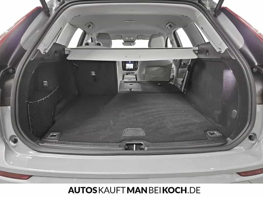 Volvo XC60 B4 Core 4xSHz LED Google LEDER PDC/CAM QI 10/2023-photo-16