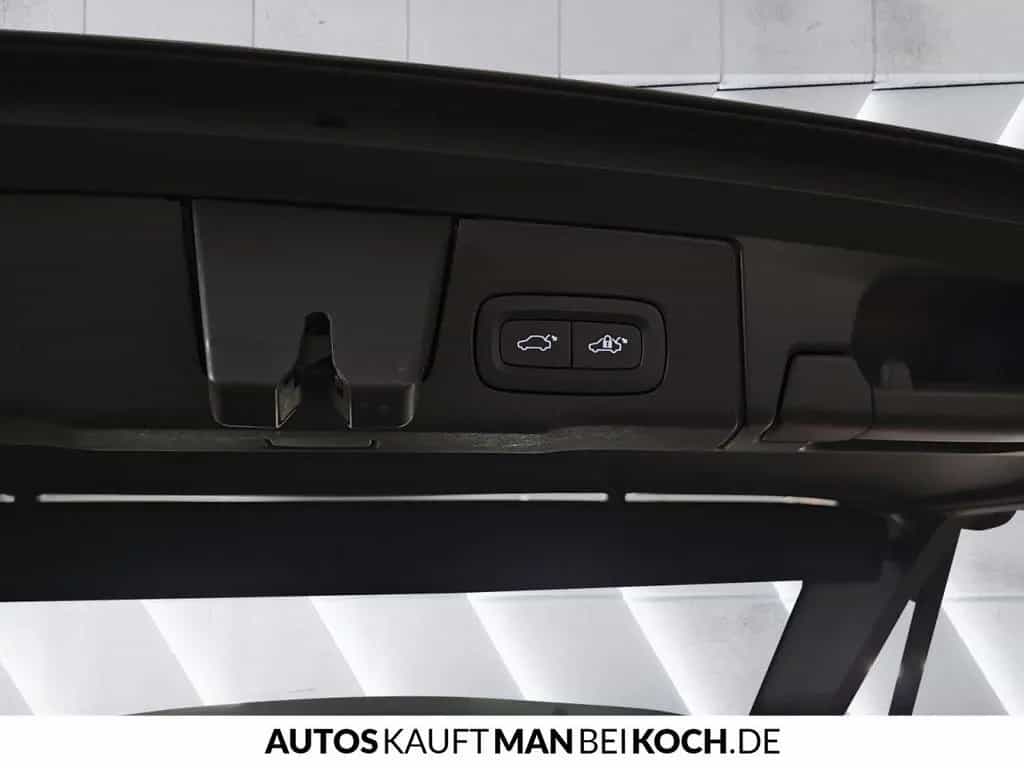 Volvo XC60 B4 Core 4xSHz LED Google LEDER PDC/CAM QI 10/2023-photo-17