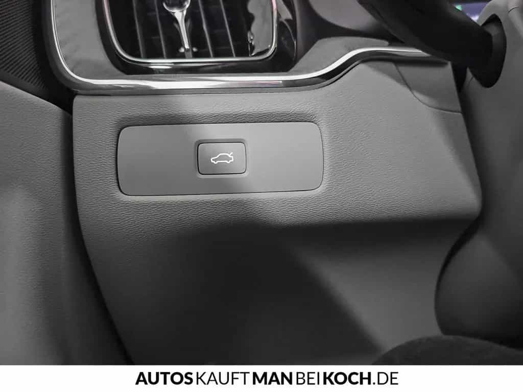 Volvo XC60 B4 Core 4xSHz LED Google LEDER PDC/CAM QI 10/2023-photo-19