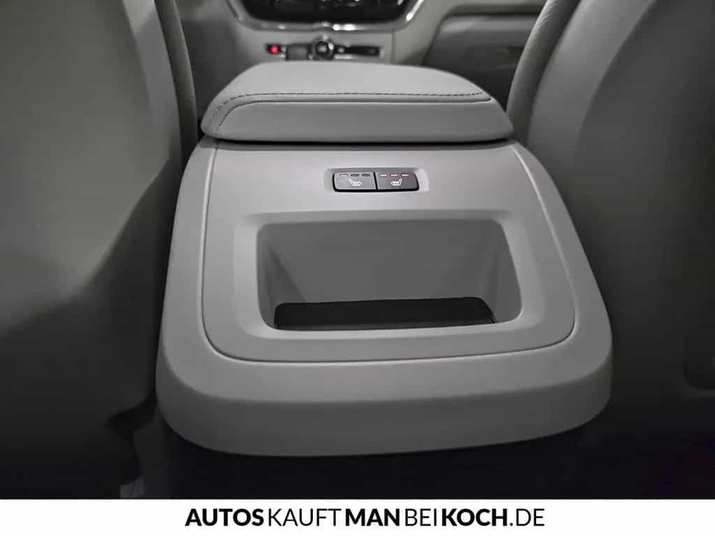 Volvo XC60 B4 Core 4xSHz LED Google LEDER PDC/CAM QI 10/2023-photo-31