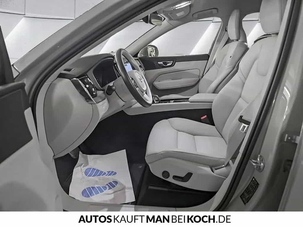 Volvo XC60 B4 Core 4xSHz LED Google LEDER PDC/CAM QI 10/2023-photo-6