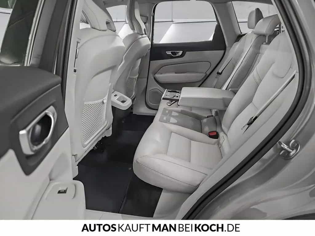Volvo XC60 B4 Core 4xSHz LED Google LEDER PDC/CAM QI 10/2023-photo-7