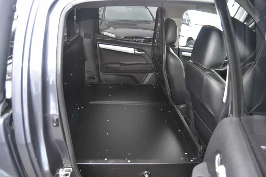 Isuzu D-Max Double Cab AUT 4WD LS 2 Sitze 01/2018-photo-10