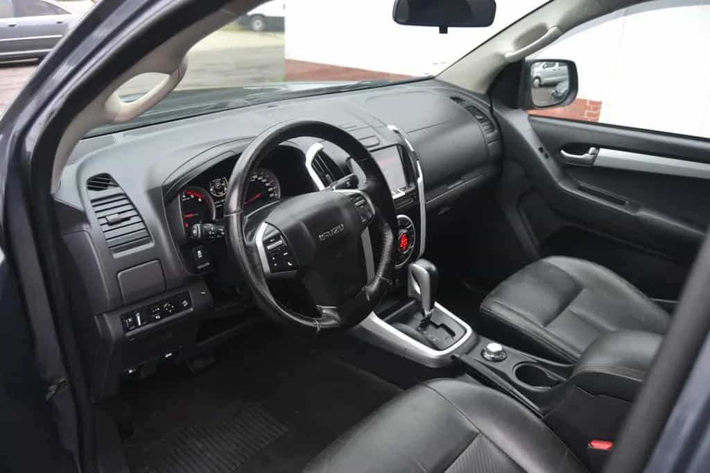 Isuzu D-Max Double Cab AUT 4WD LS 2 Sitze 01/2018-photo-12