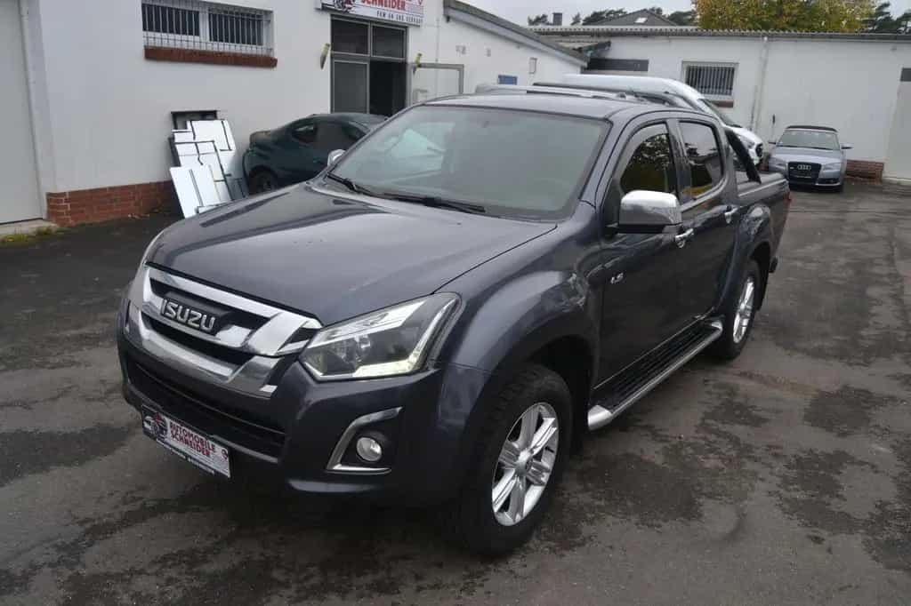 Isuzu D-Max Double Cab AUT 4WD LS 2 Sitze 01/2018-photo-2