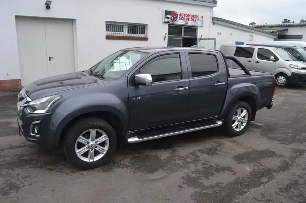 Isuzu D-Max Double Cab AUT 4WD LS 2 Sitze 01/2018-photo-3
