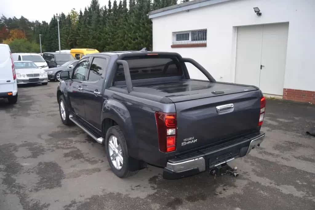 Isuzu D-Max Double Cab AUT 4WD LS 2 Sitze 01/2018-photo-4