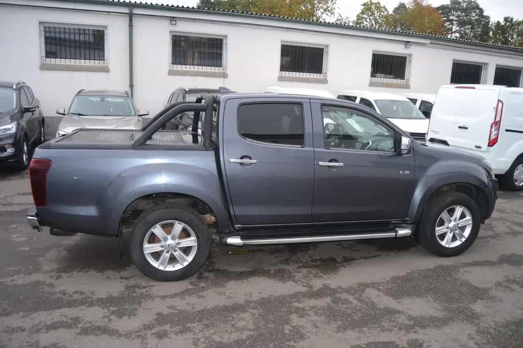 Isuzu D-Max Double Cab AUT 4WD LS 2 Sitze 01/2018-photo-5